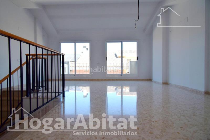 Foto 01b6c365-6995-4a2e-8186-c25e86843326. Casa adosada adosado espectacular, amplio y luminoso con tres terrazas, en el centro en Moncada