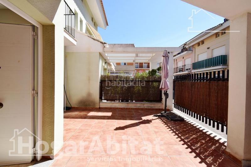Foto a84be4e9-dde1-4559-881b-4d910efbb362. Casa adosada adosado espectacular, amplio y luminoso con tres terrazas, en el centro en Moncada