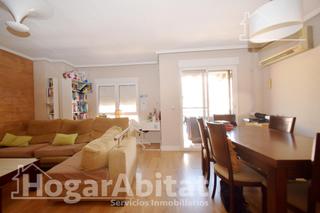 Appartement à Santa Rita. Alto, amplio y semireformado con balcón y ascensor