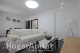 Etagenwohnung in Pueblo de Cullera. Luminoso y reformado con balcón, cerca del centro