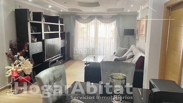 Foto 02c1c843-0bd2-4415-abfd-e430ba2ab35f. Pis amb aparcament piscina a Zona Playa de los Locos Torrevieja