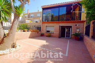 Maison jumelée à Canet d´en Berenguer. Magnifico adosado con 3 terrazas y garaje