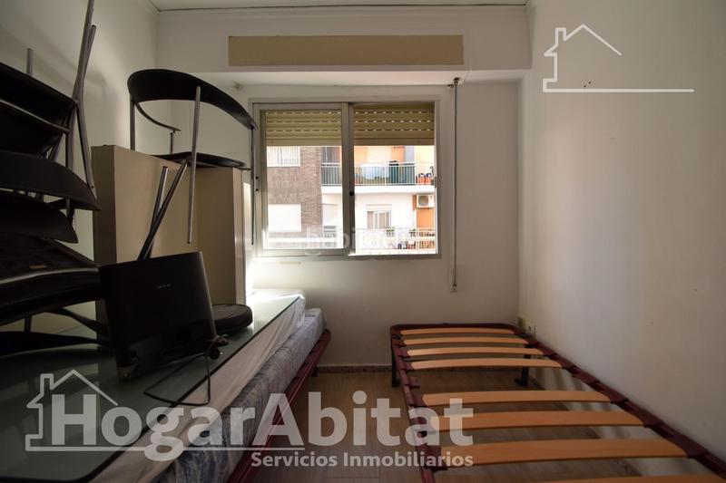 Foto 2aec3621-7a61-4d76-83c9-cca99938db42. Pis a Corea Gandia