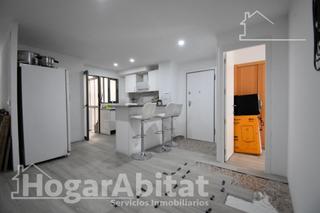 Appartamento in Corea. Reformado a estrenar! impecable, amplio y exterior con balcón