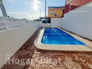 Casa adossada  Camino catalans. Adosado seminuevo con piscina y garaje