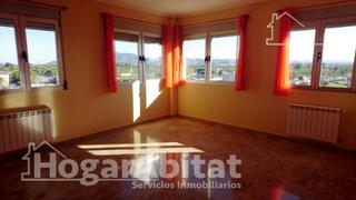 Piso  Avenida bernat guinovart. Oportunidad de inversión! muy amplio con garaje y trastero