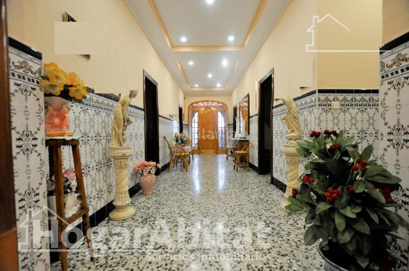 Foto f6fba678-c961-44c8-912d-589bc6f3cdad. Maison avec parking dans Zona Concordia Burjassot