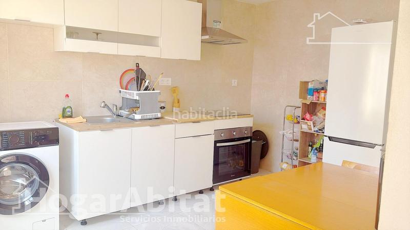 Foto 0177fb2b-3940-4db2-8dcb-e635c6405645. House with heating in Avenida de Abril-9 de Octubre Sagunt