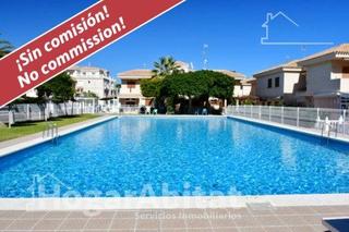 Casa adossada a Playa Flamenca. Adosado con piscina, jardín  y terraza