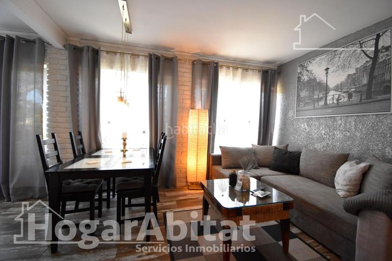 Foto 4e792915-b62a-4e10-b355-09bfd2d6e127. Chalet  totalmente reformado! amplio con 4 viviendas independientes y piscina privada en Gandia