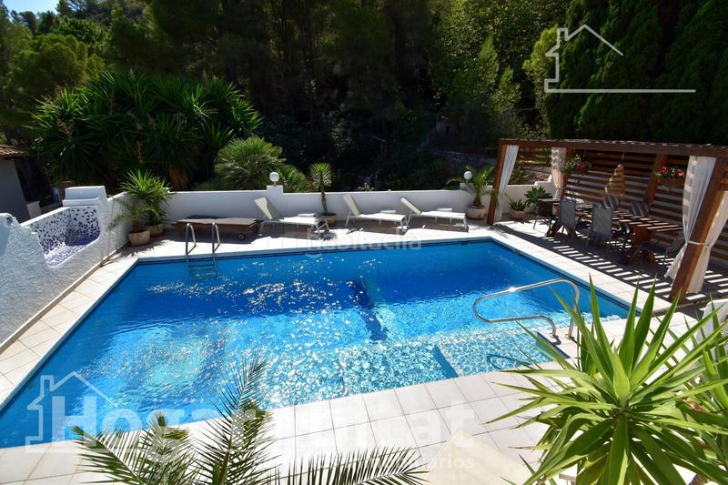 Foto 740a397b-7788-4c9f-8795-baebd819fac8. Chalet  totalmente reformado! amplio con 4 viviendas independientes y piscina privada en Gandia