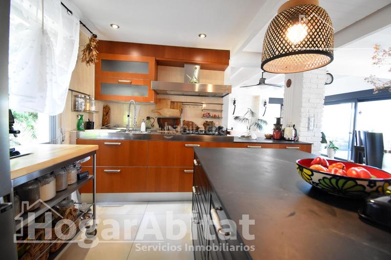 Foto c367667a-6b2f-4a50-9f46-a95a9674a924. Chalet  totalmente reformado! amplio con 4 viviendas independientes y piscina privada en Gandia