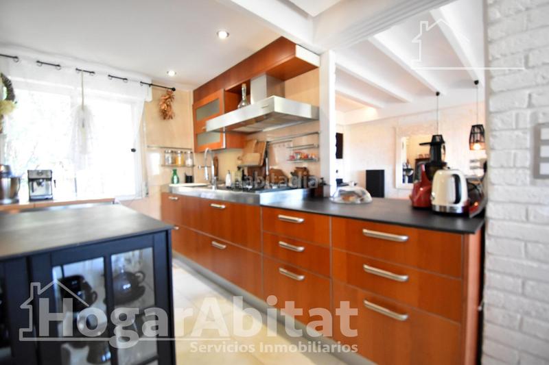 Foto d82d7a72-c4e5-4318-97d1-eae2babc452b. Chalet  totalmente reformado! amplio con 4 viviendas independientes y piscina privada en Gandia