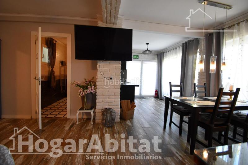 Foto ef0e4bff-6412-4d92-95b0-2f1ce018d497. Chalet  totalmente reformado! amplio con 4 viviendas independientes y piscina privada en Gandia