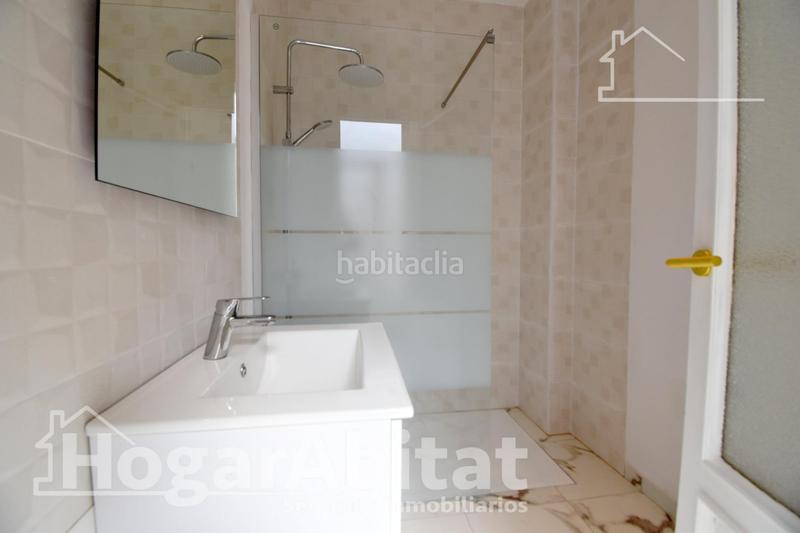 Foto c5fff17b-4059-4d0c-9ece-84336b554227. Pis a Oliva pueblo Oliva