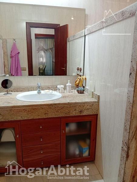 Foto 2b2b5a15-a490-4106-b122-dc74e4535144. Piso semireformado y espacioso con balcón y ascensor en Villarreal / Vila - real