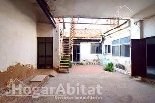 Haus  Calle algemesí. Espaciosa casa con muchas posibilidades cerca del metro