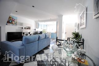 Maison jumelée  Calle gandia. Adosado seminuevo con terraza y garaje