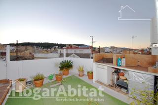Casa adossada  Calle cervantes. Precioso adosado seminuevo y reformado con garaje y 2 terrazas