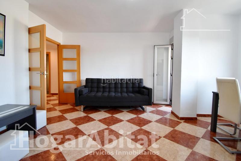 Foto cf3a5c22-63a0-4d71-ae58-302cb3f26623. Pis amb aparcament a Oliva pueblo Oliva