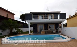 Chalet  Calle abetos. Magnífico chalet! amplio y reformado con garaje y piscina