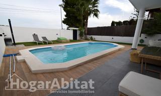 Chalet  Calle abetos. Magnífico chalet! amplio y reformado con garaje y piscina