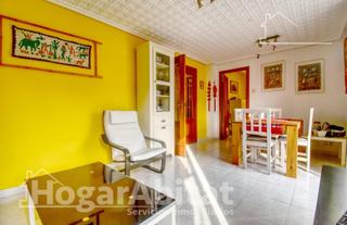 Appartement  Calle millares. Reformado con balcón y ascensor cerca del metro