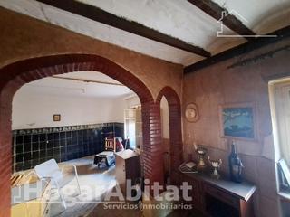 Casa  Calle altamira. Amplia casa con 2 terrazas para reformar en el centro