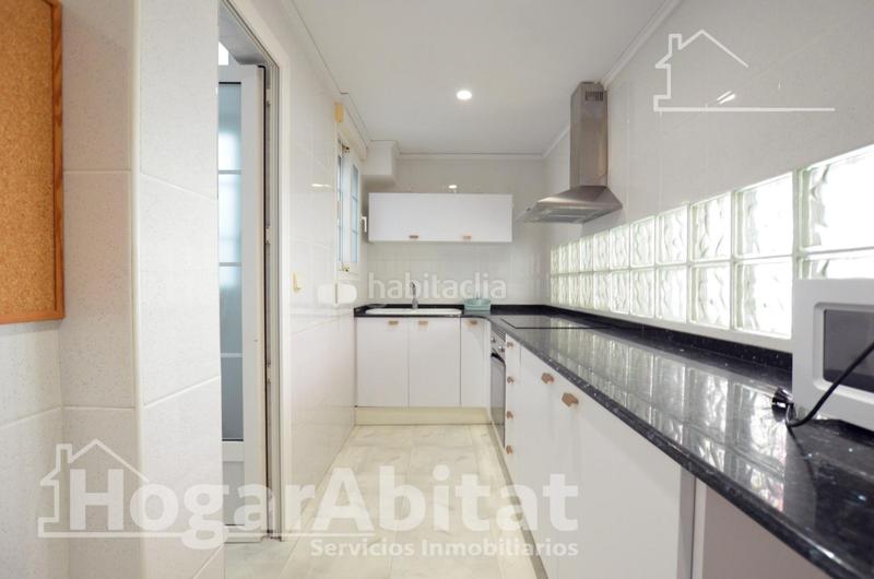 Foto 066eee3c-46a0-4a01-9de6-72933cee1420. Pis a Oliva pueblo Oliva