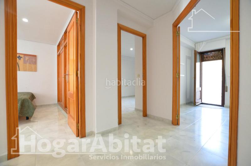 Foto 1b84cf23-62af-468a-9542-a42eea4003e7. Pis a Oliva pueblo Oliva