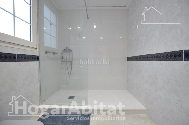 Foto 2b67446f-10d9-4848-bcff-a8f2552cfd73. Pis a Oliva pueblo Oliva