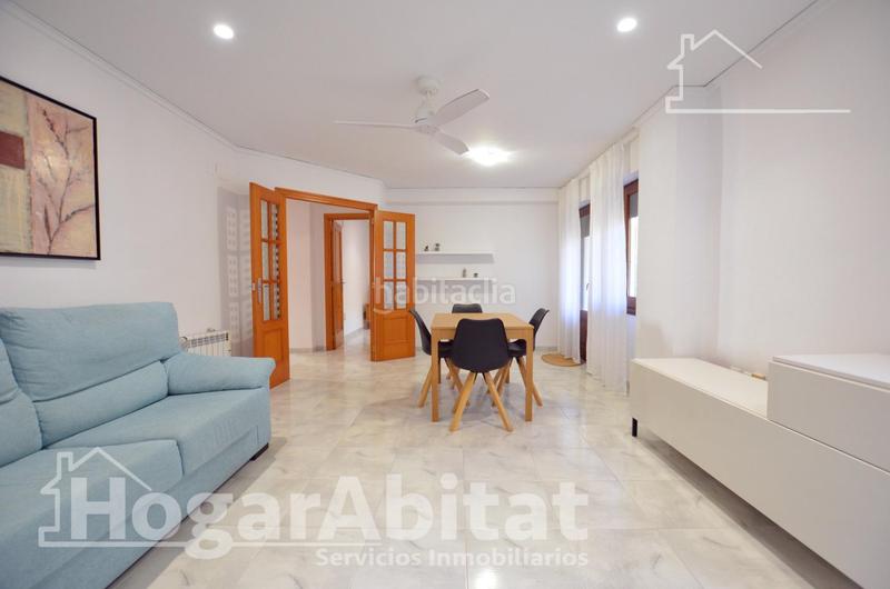 Foto 30147f3f-01bf-4e6e-a719-515868401636. Pis a Oliva pueblo Oliva