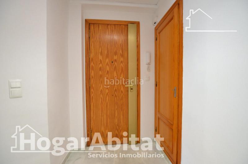 Foto 531bcc42-e41d-44c8-9bbc-a45d41de7c93. Pis a Oliva pueblo Oliva