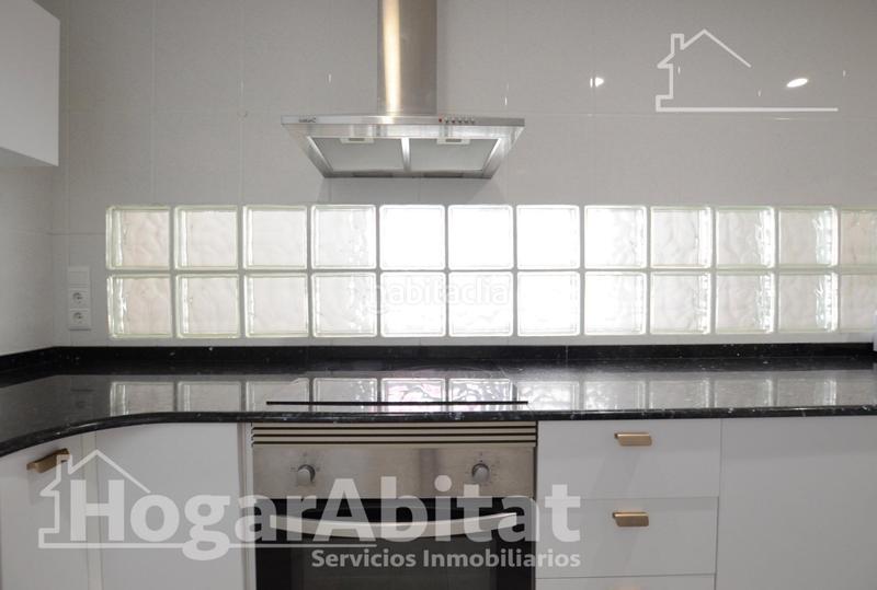 Foto d130bc6a-c658-4e53-97d5-a4840d1308ba. Pis a Oliva pueblo Oliva