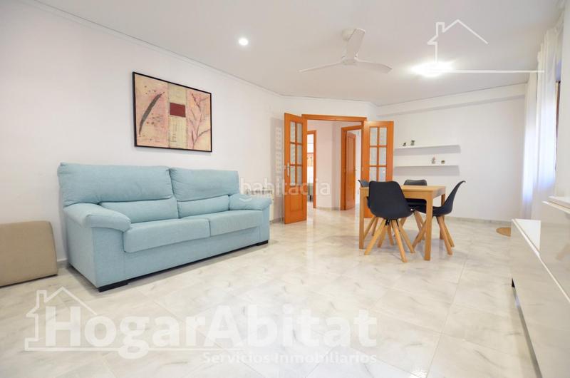 Foto dea76e39-01cc-431f-b427-6da84c9f4a28. Pis a Oliva pueblo Oliva