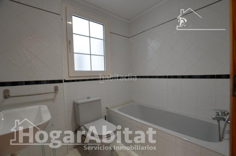 Foto e0c7a8b2-5554-4ed7-aef9-6b5070d99f16. Pis a Oliva pueblo Oliva