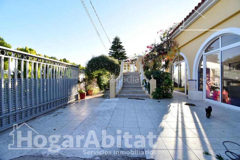 Foto 14317fe6-27a6-48f3-b50c-c572d56a5fc7. Xalet amb aparcament piscina a Oliva playa Oliva