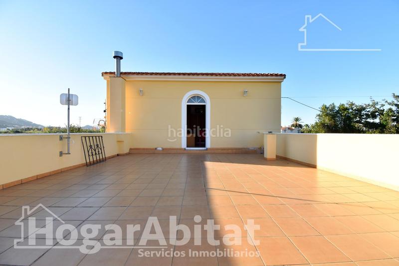 Foto 23783194-2c7a-4d67-b946-ef305ddb55ec. Xalet amb aparcament piscina a Oliva playa Oliva