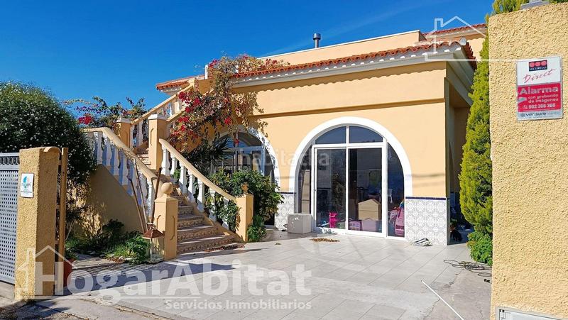 Foto 56d42493-19bc-43f4-84c4-68a646be5b85. Xalet amb aparcament piscina a Oliva playa Oliva