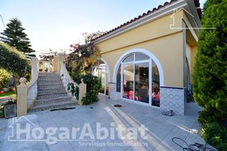 Chalet  Polígono bomba parcela 447. Magnífico chalet! amplio con piscina, terraza y garaje