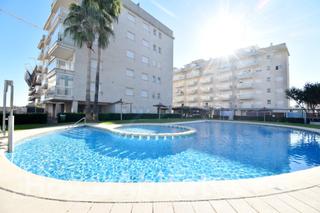 Appartement  Calle  roger de lauria. En residencial con piscina y terraza junto a la playa