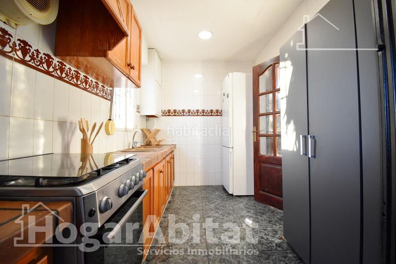 Foto 284ce28b-4dda-49ea-b431-fe6084e3a53d. Chalet  con gran terreno, piscina, barbacoa y garaje en Gandia