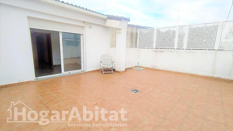 Foto 736e624d-19cb-4ba8-9f61-b697ec0815e8. Ático gran ático! luminoso e impecable con terraza y balcón, cerca del centro en Gandia