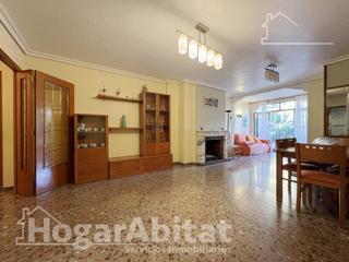 Appartement  Paseo colon. Muy amplio con ascensor y trastero