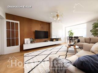 Pis  Paseo colon. Muy amplio con ascensor y trastero