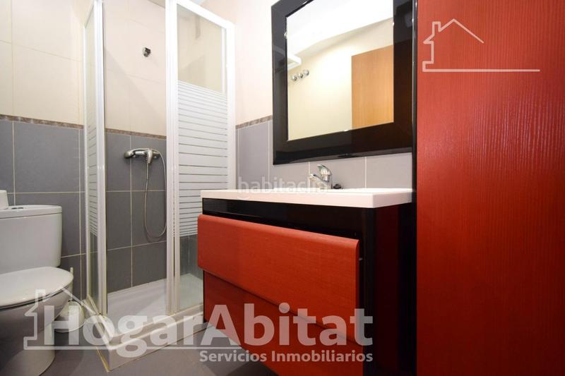 Foto 17c7f5cd-ac98-4649-a2eb-084654a8a246. Piso muy amplio con garaje y trasero en Monserrat