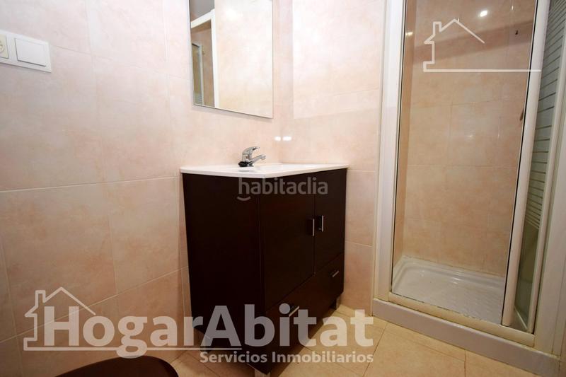 Foto bb19be53-6c1f-46b2-9382-79a51b1856e8. Piso muy amplio con garaje y trasero en Monserrat