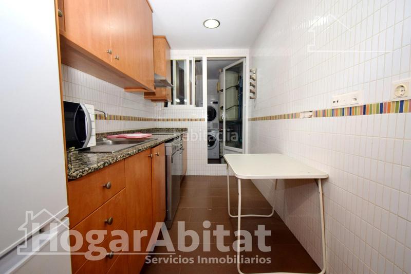 Foto c6d49874-ee99-4ea3-88d9-cd09583e0d0c. Piso muy amplio con garaje y trasero en Monserrat