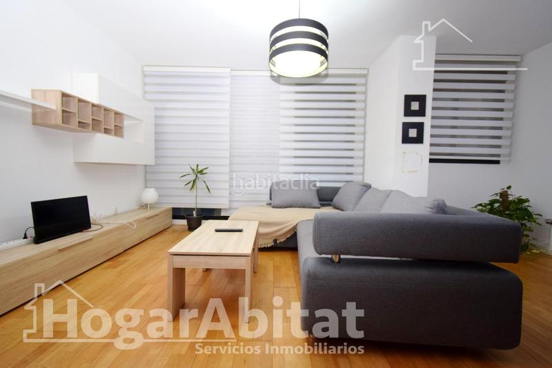 Foto f50842ab-f550-4044-9eec-a4448dd64073. Piso muy amplio con garaje y trasero en Monserrat