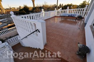 Xalet  Polígono 58 parcela 207 vale. sagunto / sagunt (v. Casa con gran terreno, piscina y garaje cerca de la playa